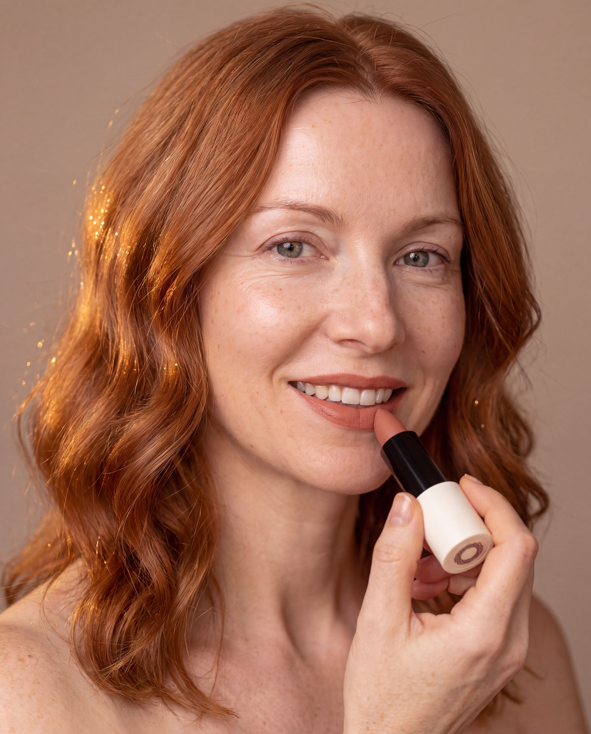 Velvet Aura - Matte Lipstick, Terracotta Nude - model